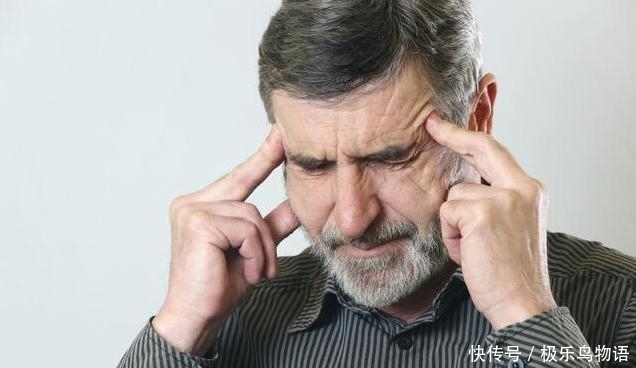 身体|颈部动脉被堵了,身体会有4个反应,睡前做好3件事可疏通防脑梗