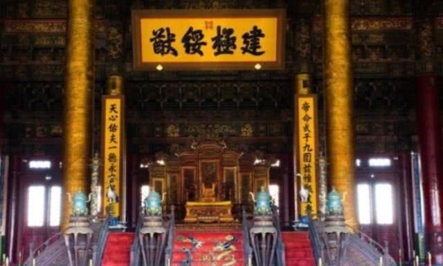 惊现|故宫地面惊现1条裂缝,拆开后发现1尘封600年秘密,专家:朱棣够狠!