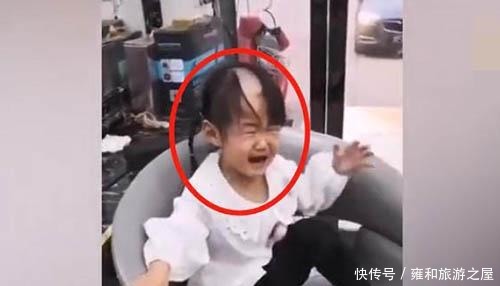 镜子|3岁萌娃自己动手推头发，看到镜子里的“新形象”时，直接被吓哭