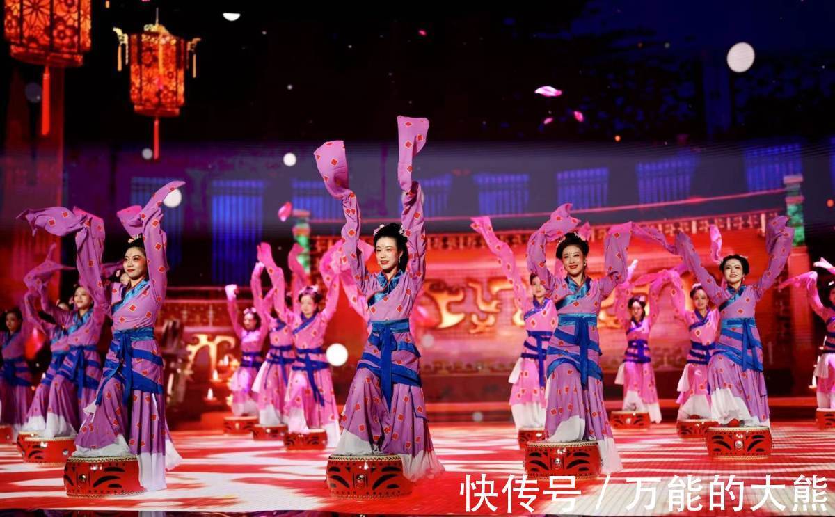 颁奖晚会$鲁大师2021牛角尖颁奖晚会颁出14个大奖,看谁是2021科技顶流?