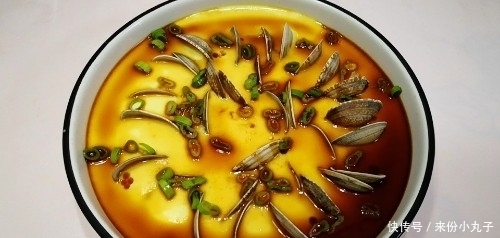 蒸鸡蛋羹时,万万不要直接上锅蒸,教你正确做法,鸡蛋鲜香又滑嫩