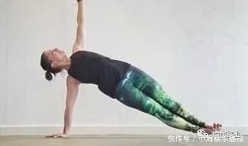 髋部|练瑜伽核心手臂没力试试每天练习5种侧板式