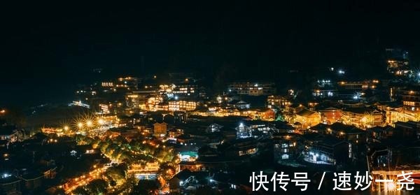 腊肉|贵州最美苗寨，夜景阑珊如童话，游客来了就不想走