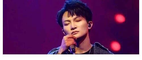 B站官宣首位跨年晚會嘉賓，毫無疑問是周深，他又是年底最忙藝人