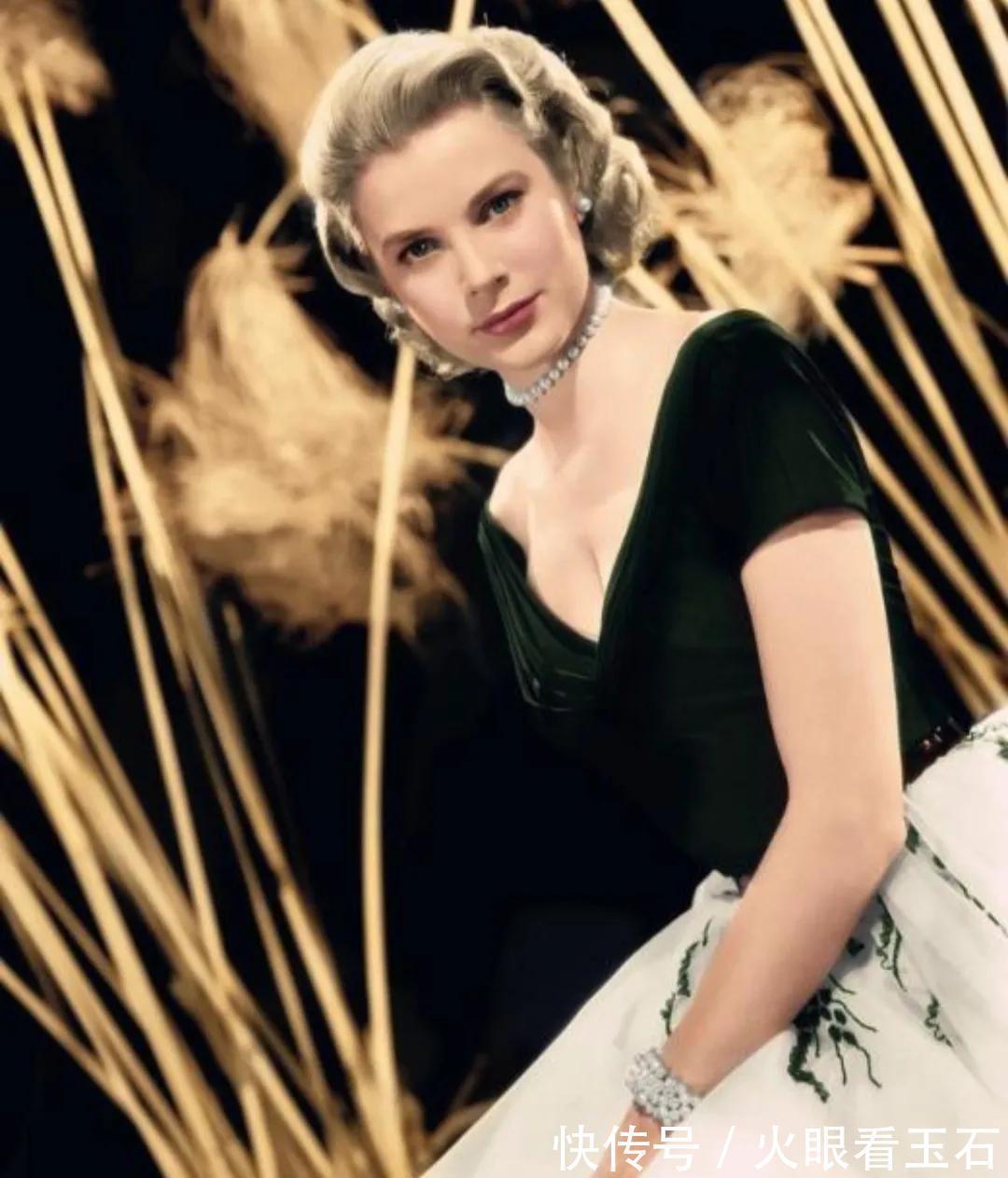 珠宝@这4位风华绝代的佳人,都对珍珠爱不释手