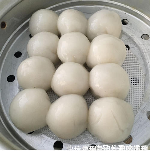 糯米粉|糯米粉的最简单吃法,晶莹、软糯、香甜,家里值得动手做的美食