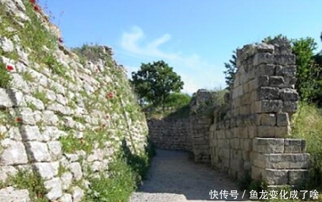 《荷马史诗》上卷描写的是真实历史吗?特洛伊城的遗址证明了一切