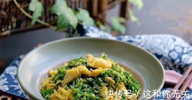 鸡蛋|此花别再扔了, 和鸡蛋一炒, 就是饭店一道香喷喷的菜肴美味!