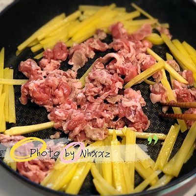 青椒土豆丝|青椒土豆丝炒肉