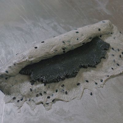 黑芝麻奶酥面包