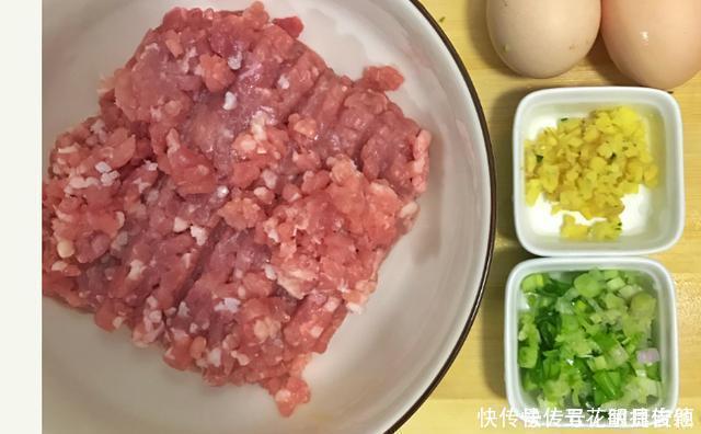 大厨教你做红烧狮子头,肉质鲜嫩不腻,你学会了吗