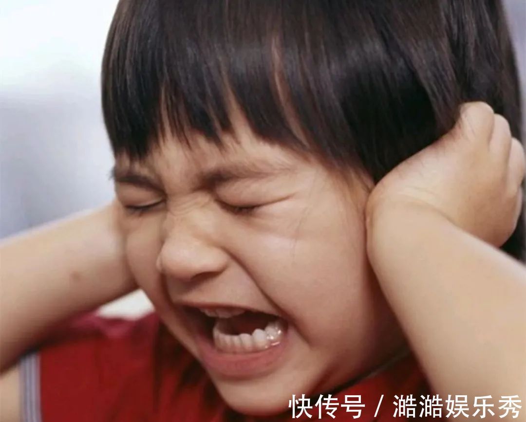 听力|娃耳朵进虫子,妈妈果断地处理方式救了孩子的听力,连医生都夸赞