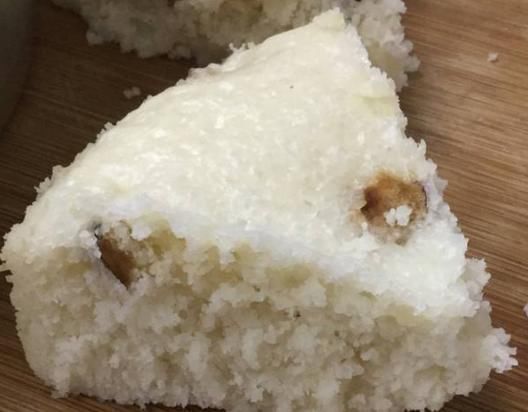 喜欢吃发糕别再买了,直接用大米做,30分钟出锅,孩子能连吃3块