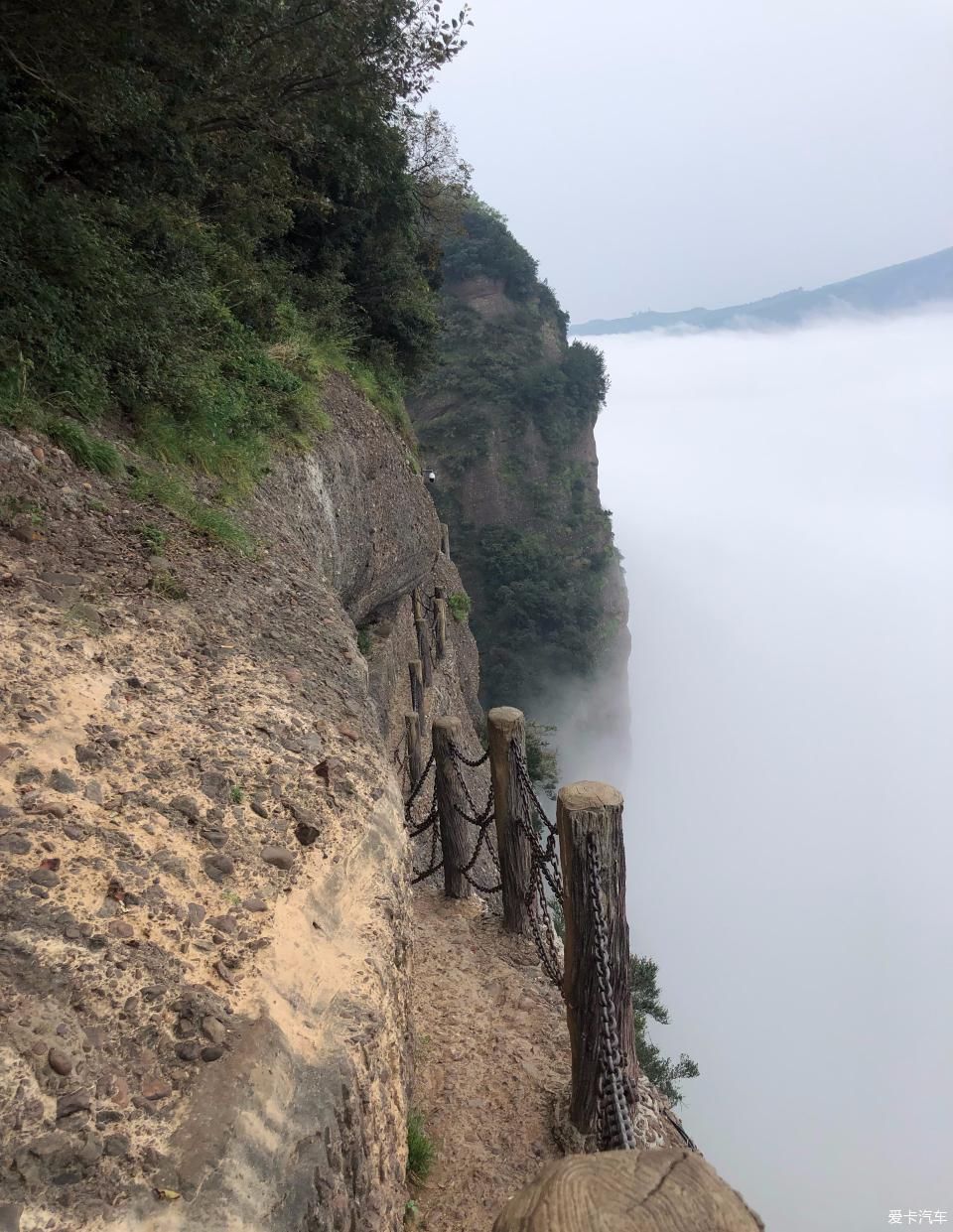 雾气缭绕剑门蜀道