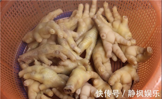 虎皮鸡爪还是这样做好吃,大厨教你秘制做法,软糯入味,色泽诱人
