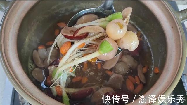 红枣|夜里翻来覆去睡不着,80岁奶奶告诉我一个方法,一把香菜解决难题