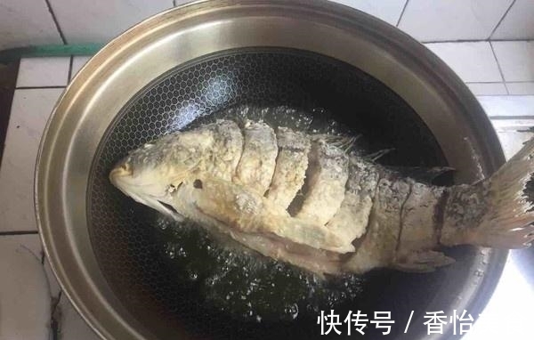 无论煎什么鱼,直接下锅大错特错,少了这1步,鱼肉不鲜,腥味浓