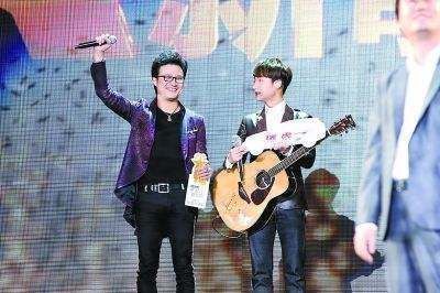 最慘《中國(guó)好聲音》冠軍,以新人身份“再次”參賽,沒想到第一場(chǎng)就被淘汰