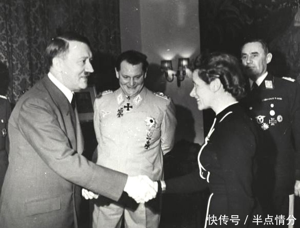 战败|这是纳粹第一名女飞行员，德国战败时，单枪匹马去救希特勒