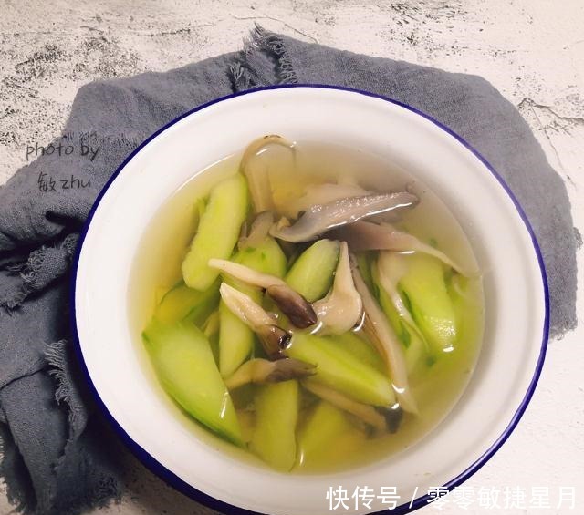 黄瓜平菇鲜汤,简单易做,轻松搞定鲜美靓汤