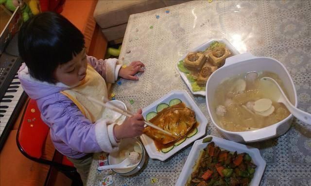 告诫|医生告诫家长再没时间,4种早饭也别让孩子碰,积食不发育