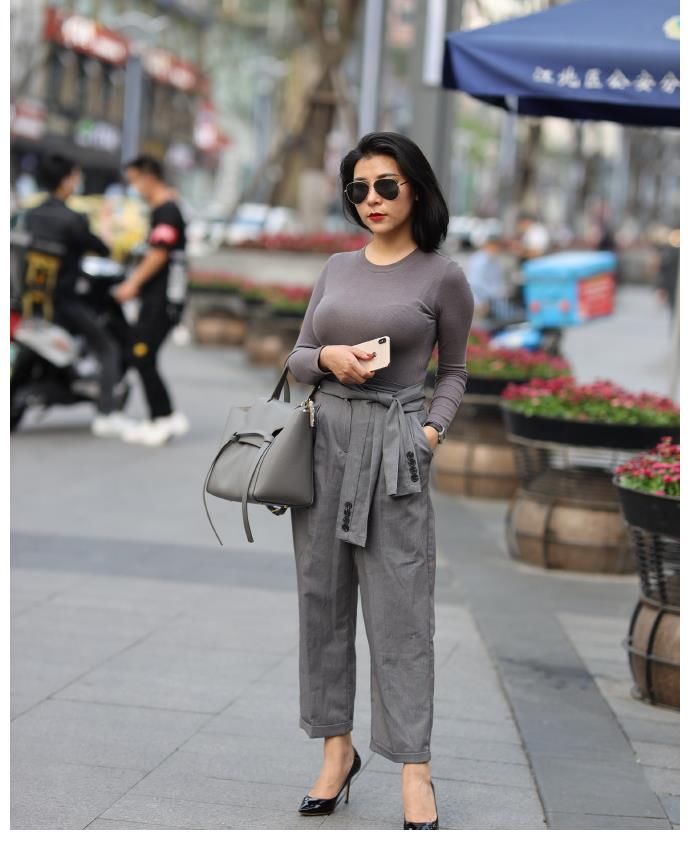 西装裤 针织衫搭配西装裤，时髦又有魅力，轻松打造“女强人”形象！