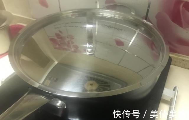 菠菜和它是天生一对,女人常吃,头发黑了,眼睛亮了,少长皱纹