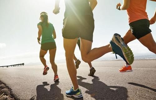 空腹|晨跑适合跑多少公里？每天坚持晨跑的人，要把握好分寸