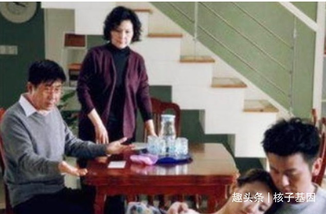 两口子|小夫妻无法生育,领养的孩子却越长越像妻子,亲子鉴定后转悲为喜