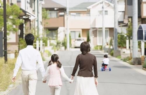 运动|长期散步可以“养生”?建议:中老年人想长寿,散步时牢记这3点