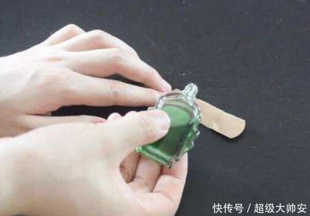 创可贴不仅仅可以包扎伤口!教你创可贴的4种生活妙用,值得尝试