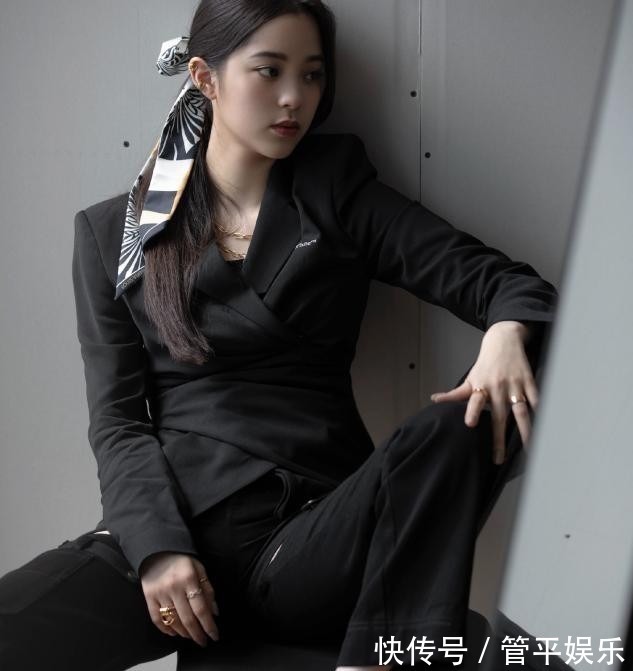 双马尾 别再披头散发了!这4款“发型”才够美够撩人,总有一款适合你