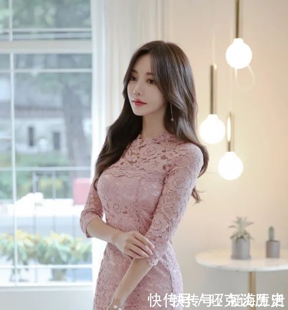 孙允珠!美图欣赏:孙允珠,诗意缠绵幽婉清迷桃红刺绣裙