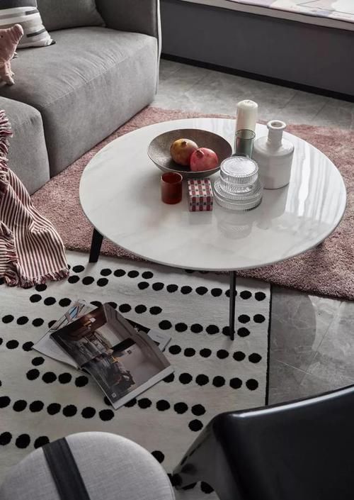 背景墙|110㎡轻奢两居，高级灰+烟粉，个性独特的品质感让人惊艳!