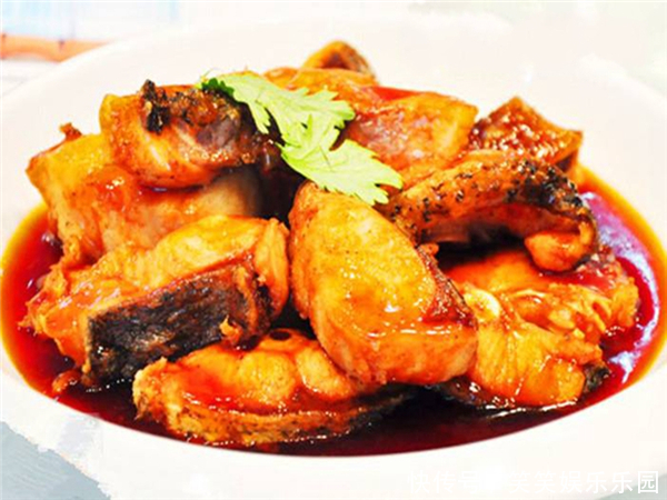 入味|香辣瓦块鱼正宗的做法,简单又入味,3分钟学会的特色菜!