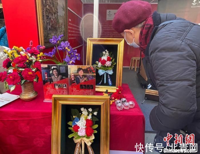 编结|冬奥热情不减 颁奖花束在上海街头受捧