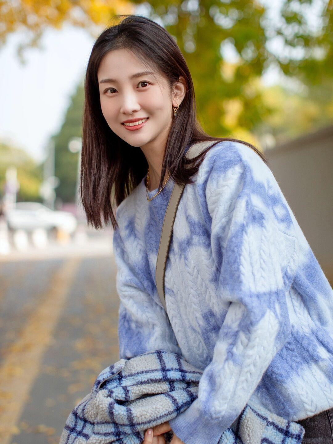 秋冬 秋冬要利用“毛衣”打造少女感,借鉴这些模板,配裤子裙子都好看
