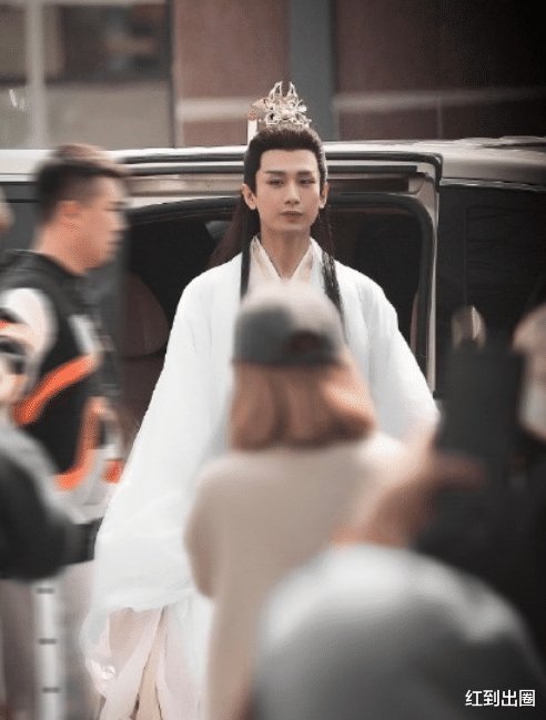 |3位女主相继辞演,杨紫方联合抵制,沦为笑话的成毅终于反击