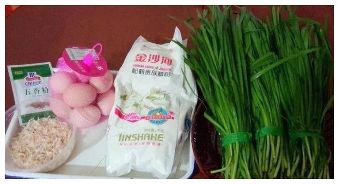 自制韭菜鸡蛋虾米水饺,多加这1步,营养又美味,一口一个都不够