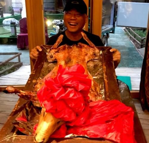 巫啟賢|走進(jìn)巫啟賢現(xiàn)實(shí)的家，住著獨(dú)棟的豪宅，平時(shí)在家還親自做飯吃