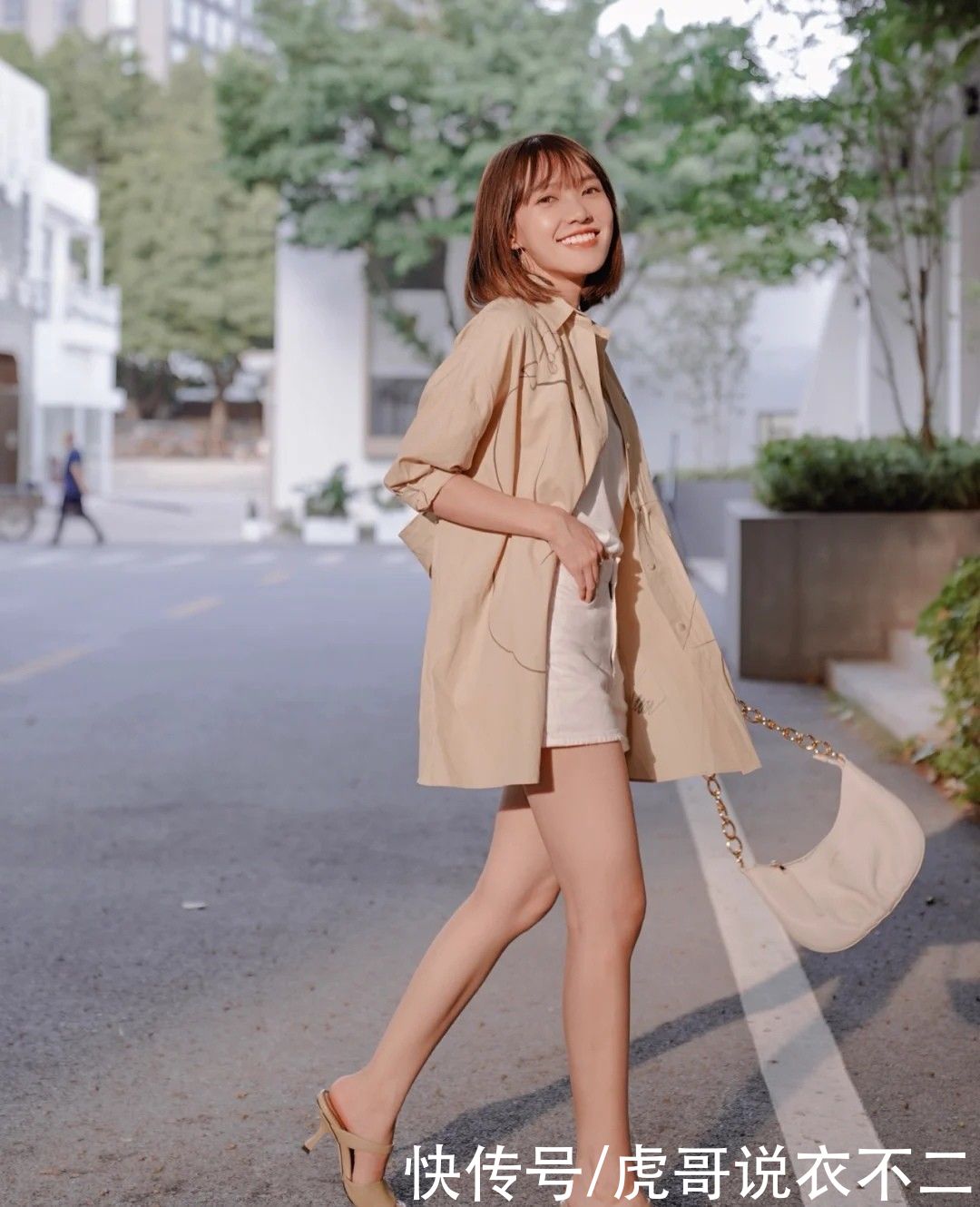 t恤|小个子瘦女孩的宽松搭配套路，甜系盐系随意切换，加倍的亮眼