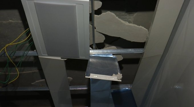 天花板|轰隆一声！住户正在厨房做饭，没想到经历了一场“历险记”