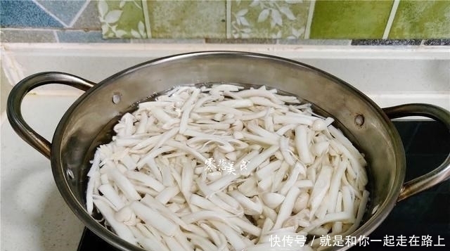 适合减肥吃的家常菜,补充蛋白质,好吃不长胖,随便炒一炒就搞定