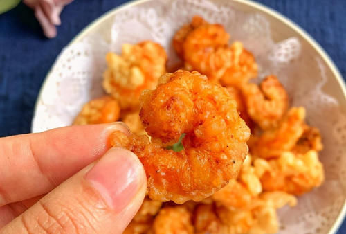 椒盐|脆皮椒盐虾仁,外酥里嫩,一口一个超过瘾