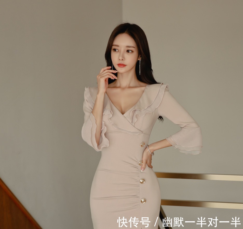 女神孙允珠：芝士冻顶乌龙淡棕斜搭复古裙