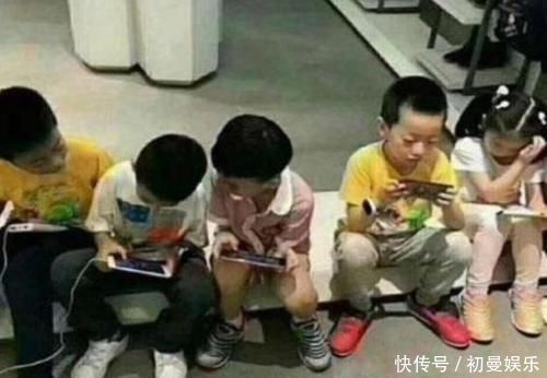 宝妈|5岁男孩带手机上学,老师怒摔手机,宝妈是谁给你的勇气摔手机