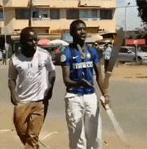 |搞笑GIF:漂亮的妹子都很有礼貌