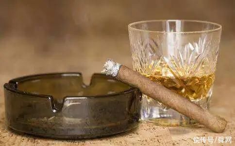 绝经|骨质疏松怎么办?不要盲目补钙 这几件事不容忽视