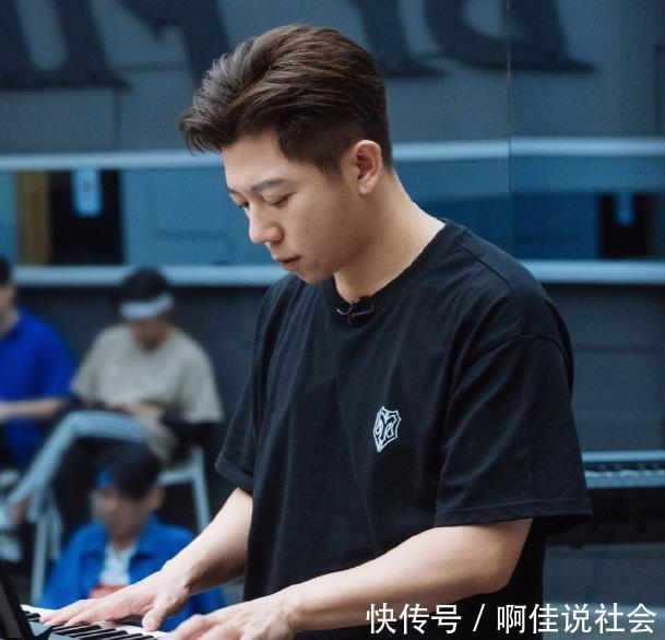 布瑞吉|《披哥》四人淘汰从哥哥们的相处，看他们的格局和能力