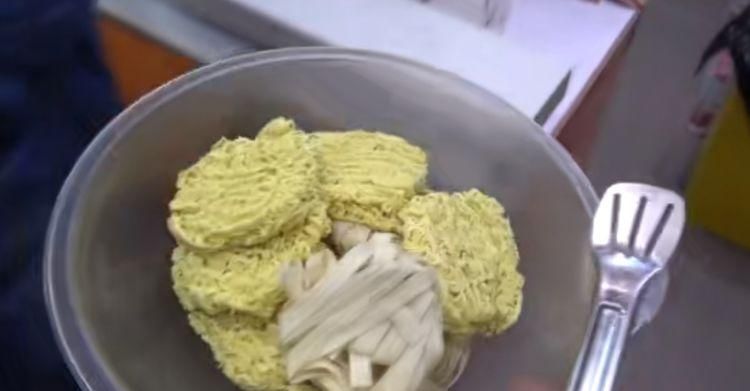 只点|每次吃麻辣烫总想只点泡面会怎么样13份方便面,老板当场愣住